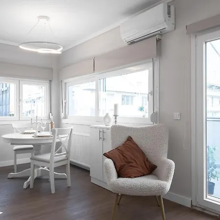 Nephele Jacuzzi Suites, The Luxury 아파트 테살로니키