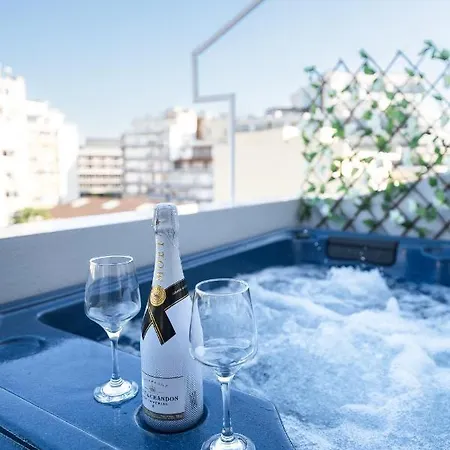 Nephele Jacuzzi Suites, The Luxury 아파트 테살로니키