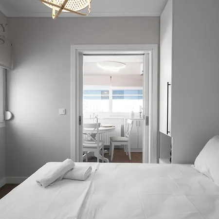 דירה Nephele Jacuzzi Suites, The Luxury סלוניקי