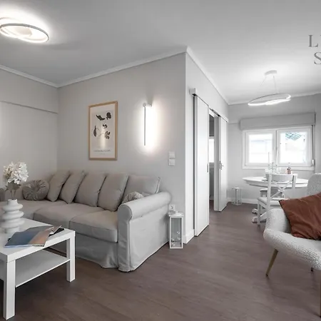 Nephele Jacuzzi Suites, The Luxury *