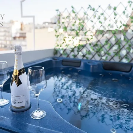 דירה Nephele Jacuzzi Suites, The Luxury סלוניקי