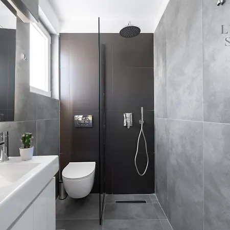 Nephele Jacuzzi Suites, The Luxury דירה *