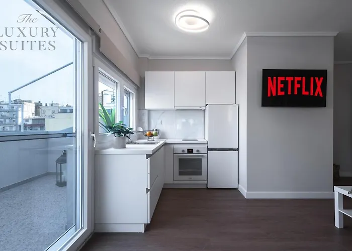 Nephele Jacuzzi Suites, The Luxury