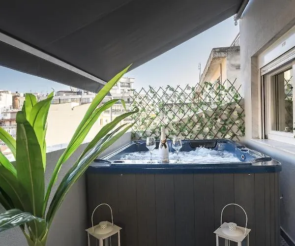 Appartement Nephele Jacuzzi Suites, The Luxury *
