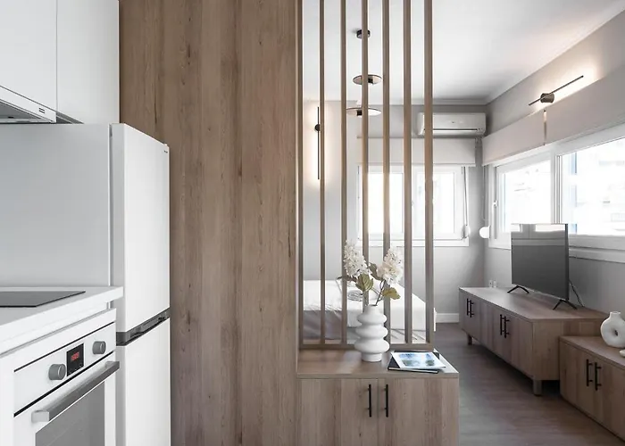 Nephele Jacuzzi Suites, The Luxury Appartement *