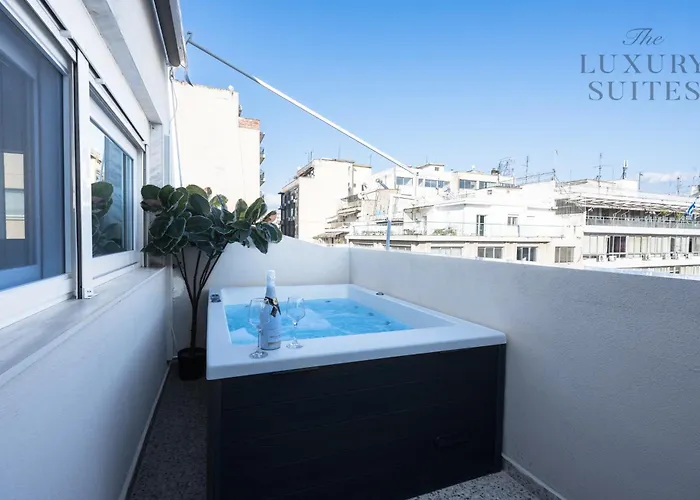 Appartement Nephele Jacuzzi Suites, The Luxury *