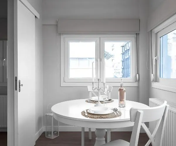 公寓 Nephele Jacuzzi Suites, The Luxury *