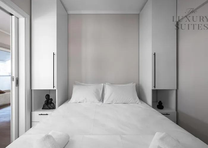 Nephele Jacuzzi Suites, The Luxury * 塞萨洛尼基