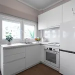 Apartment Nephele Jacuzzi Suites, The Luxury *