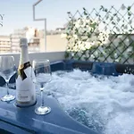 Nephele Jacuzzi Suites, The Luxury Apartment *