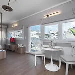 Nephele Jacuzzi Suites, The Luxury *