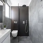 Nephele Jacuzzi Suites, The Luxury Apartment *