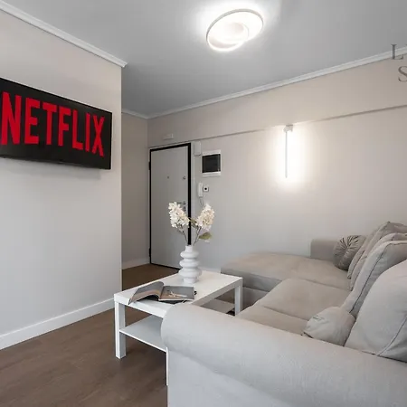 Nephele Jacuzzi Suites, The Luxury Apartament *