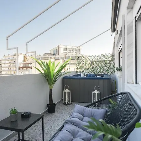 Nephele Jacuzzi Suites, The Luxury Apartment